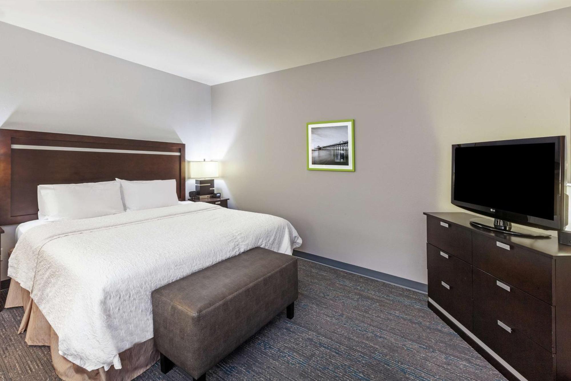 Hampton Inn & Suites Houston/League City Exterior photo