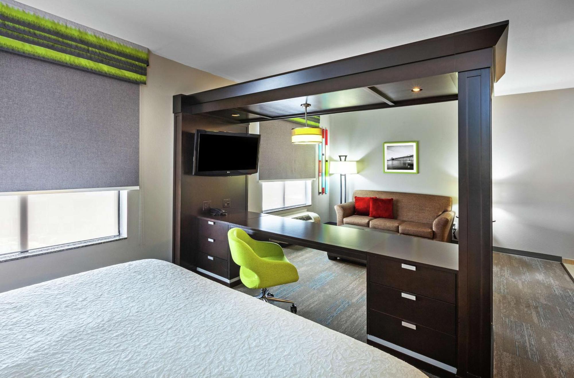 Hampton Inn & Suites Houston/League City Exterior photo