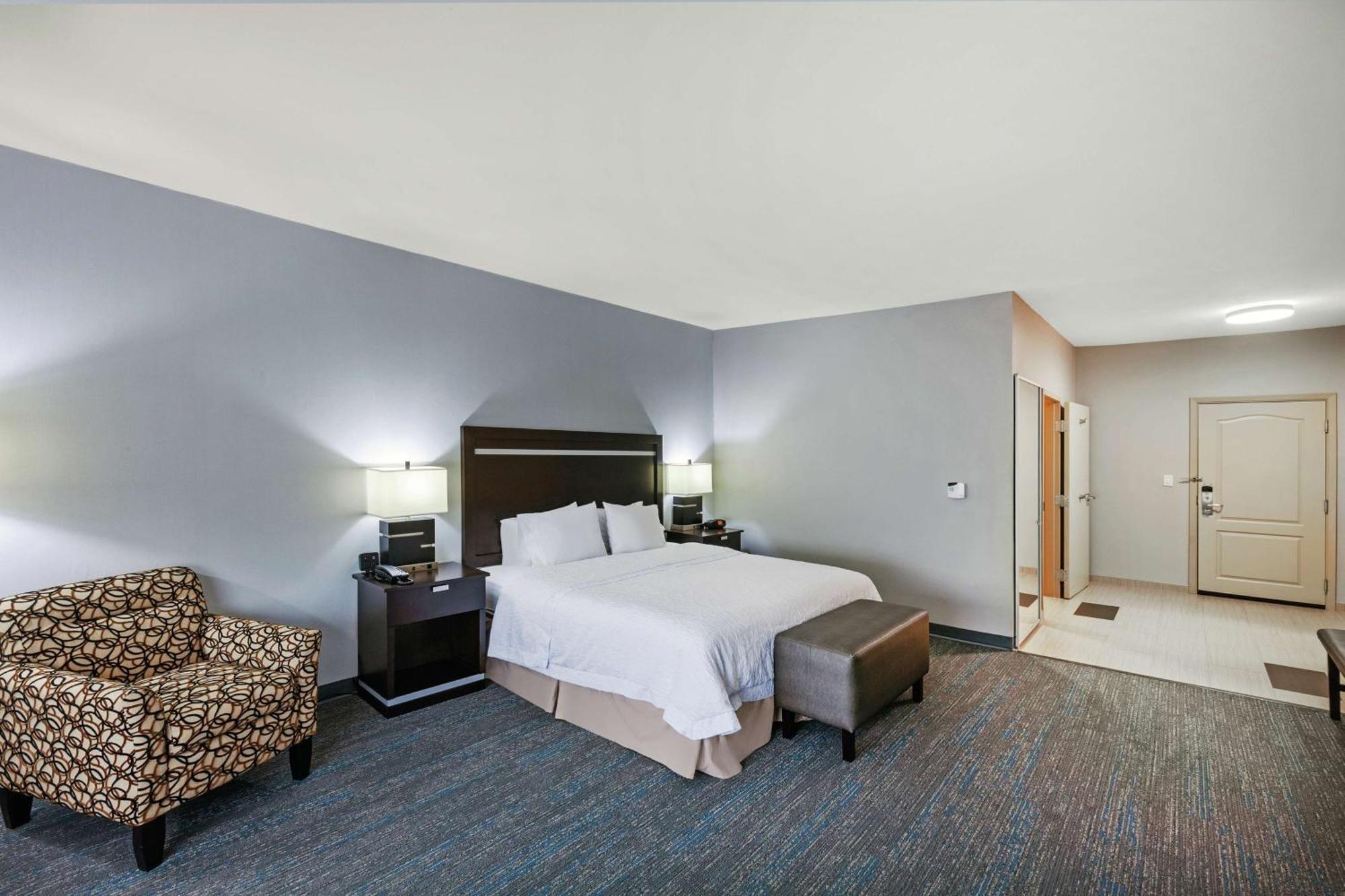 Hampton Inn & Suites Houston/League City Exterior photo
